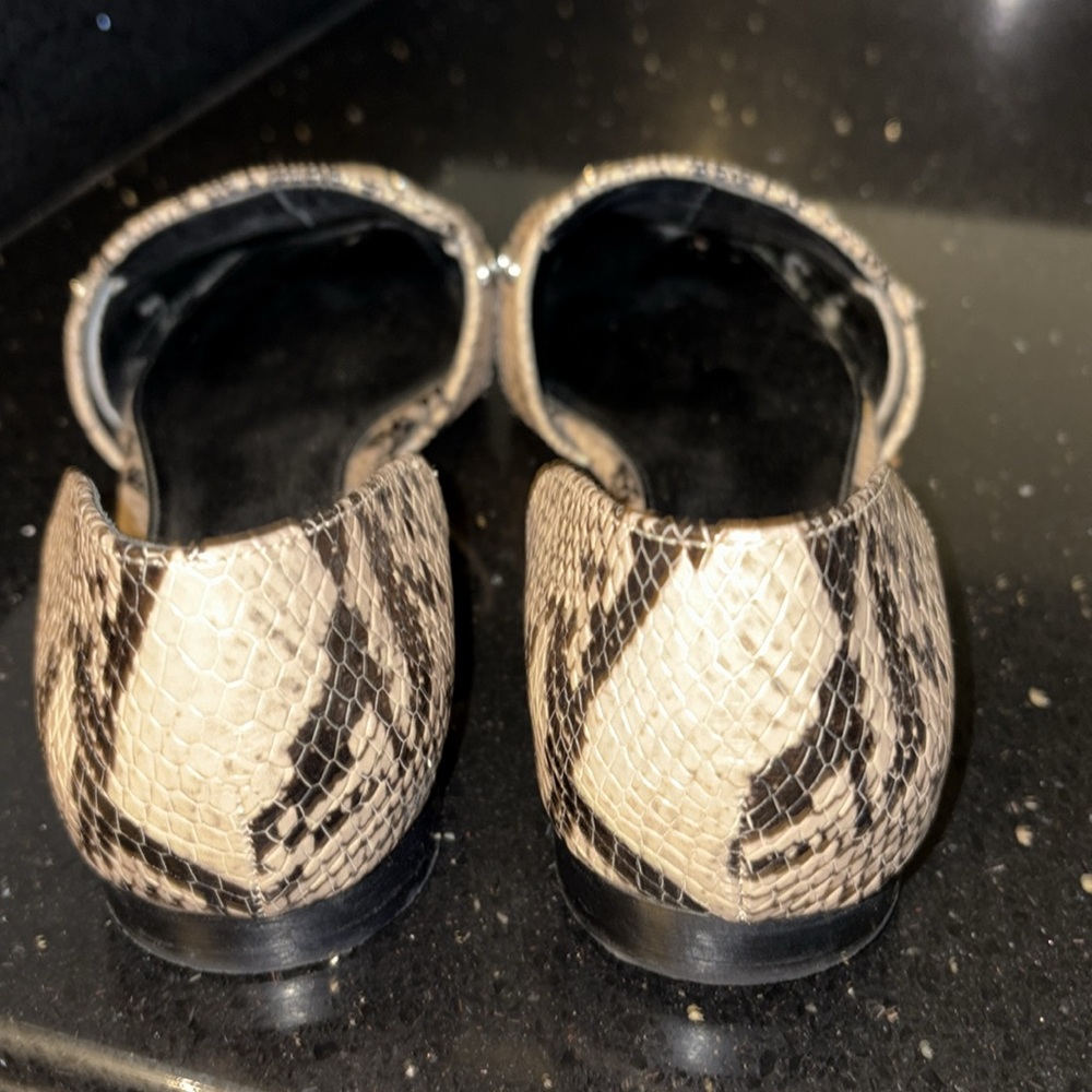 Vince Camuto Taupe Snakeskin Leather Two Piece Silver Studded Flats WENERLY - Picture 14 of 16